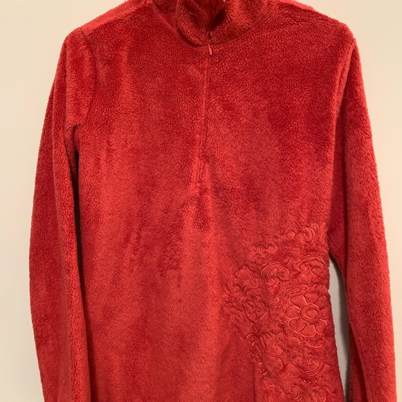 Gorgeous and different fleece pullover - Picture 4 of 5